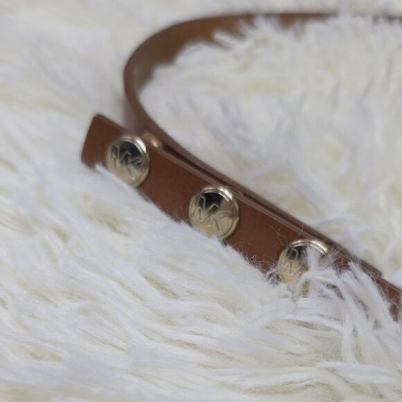 Michael Kors Brown Crossbody Bag with Gold Chain Detail - Picture 3 of 5